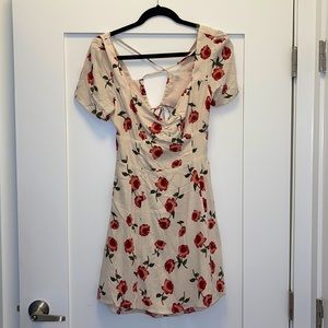 Kittenish Feelin’ Floral Backless Dress